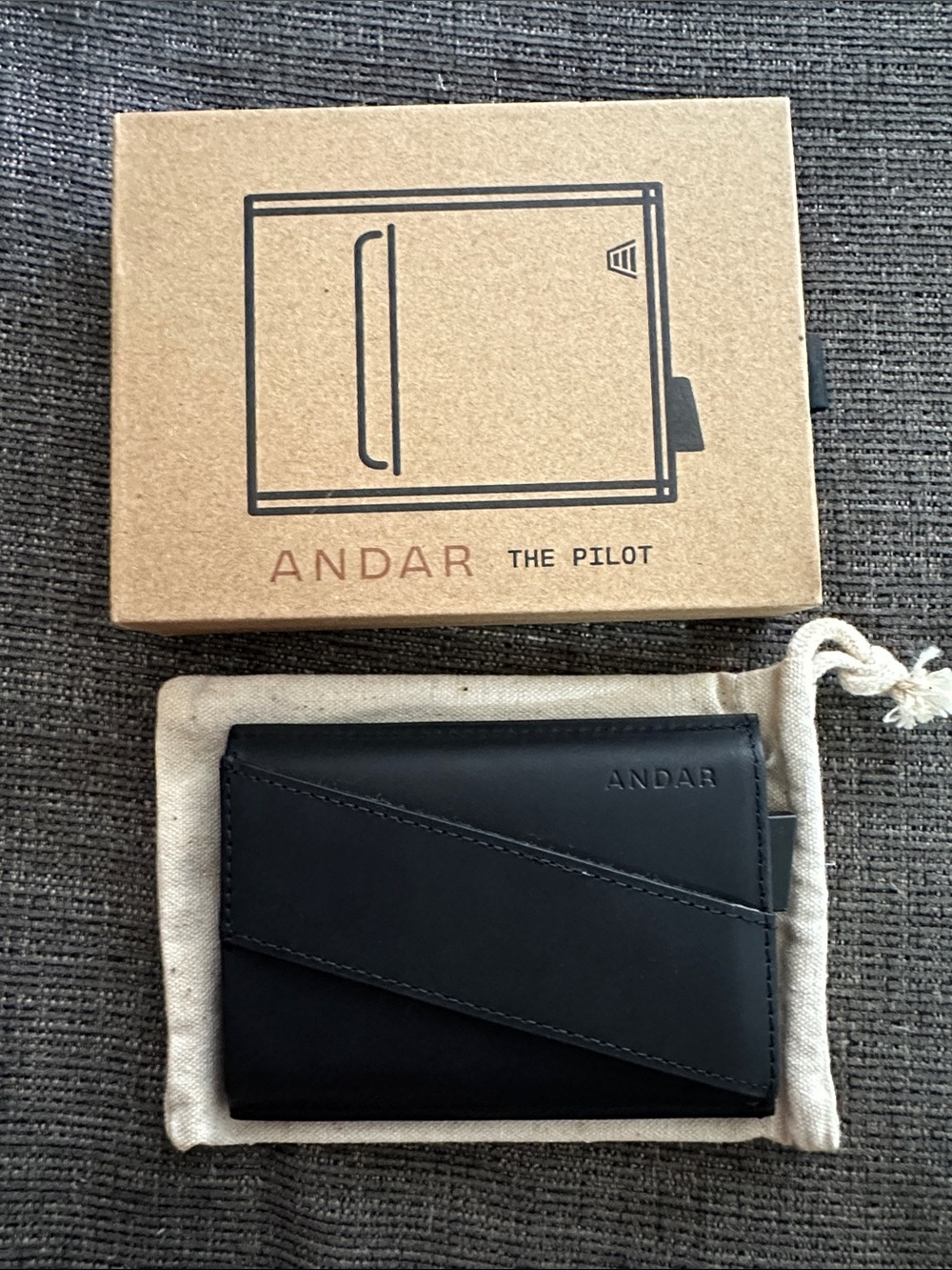 NWT Andar, The Pilot Wallet
